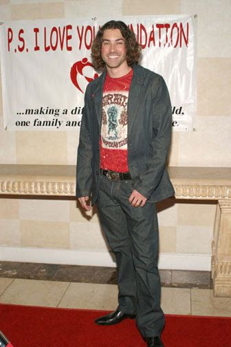 ace-young-02-2006-6-19.avif