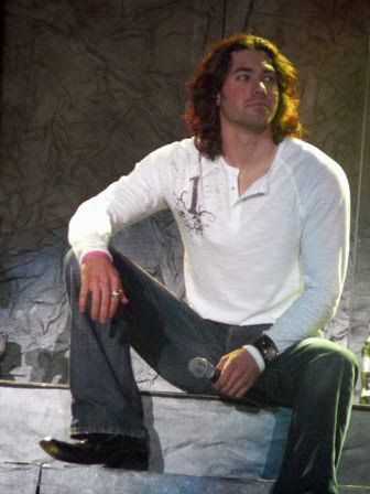 ace-young-03-2006-7-9.avif