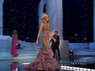 miss-universe-02-2006-7-23.avif