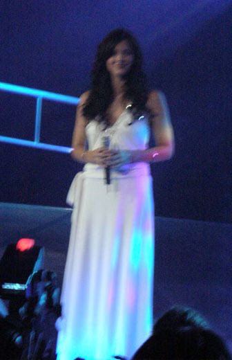 katharine-mcphee-01-2006-8-3.avif