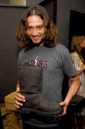 constantine-maroulis-02-2006-8-31.avif