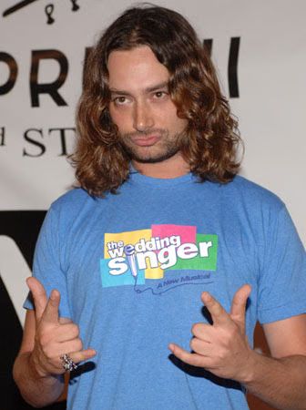 constantine-maroulis-04-2006-8-31.avif