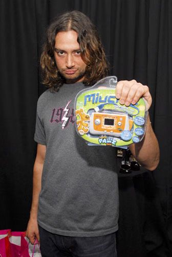 constantine-maroulis-05-2006-8-31.avif
