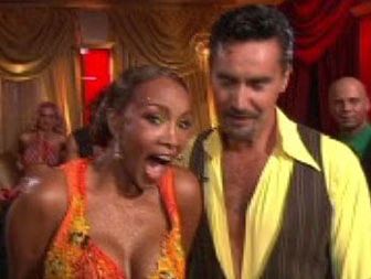 vivica-a-fox-01-2006-9-19.avif