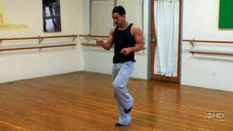 mario-lopez-10-2006-10-24.avif