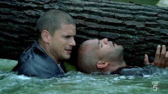 prison-break-11-2006-10-23.avif