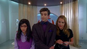 ugly-betty-03-2006-10-19.avif