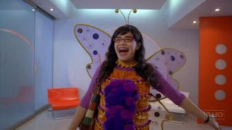 ugly-betty-06-2006-10-26.avif