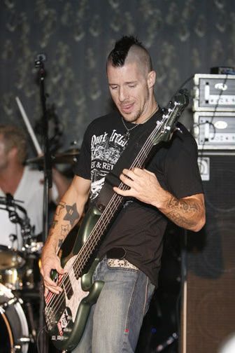 chris-daughtry-01-2006-11-17.avif