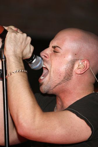 chris-daughtry-04-2006-11-17.avif