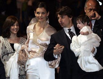 suri-cruise-01-2006-11-16.avif