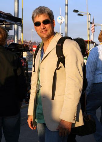 taylor-hicks-01-2006-11-21.avif