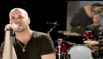 chris-daughtry-01-2007-01-04.avif