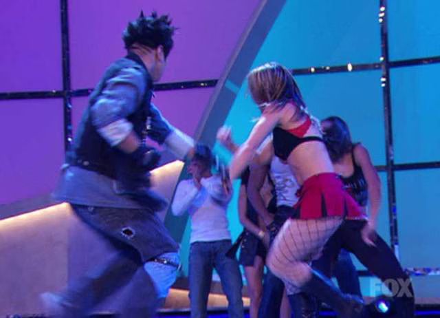 Dance10070533