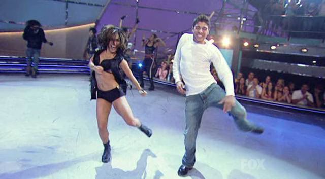 Dance10070535
