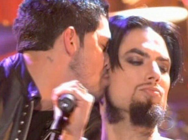 Jdfortunekissingdavenavarro091305
