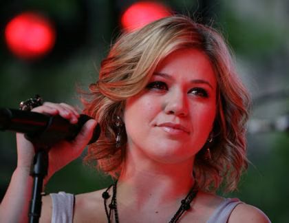 Kelly Clarkson