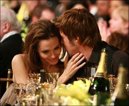 Angelina Joie Pregnant with Twins