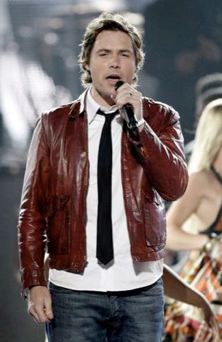 American Idol Gives Back
