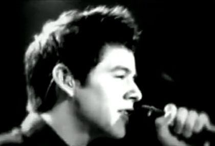 david-archuleta-touch-my-hand-01-2009-04-20.avif