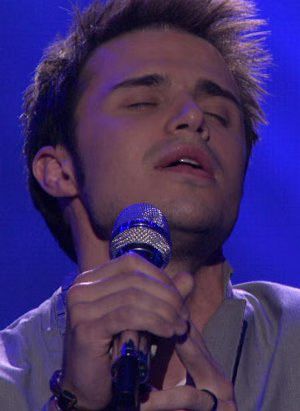 kris-allen-eyes-01-2009-04-14.avif