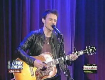 kris-allen-huckabee-01-2009-05-29.avif