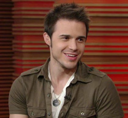 kris-allen-reg-01-2009-05-26.avif