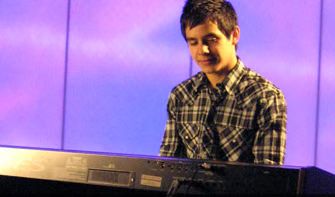 david-archuleta-stripped-01-2009-06-16.avif