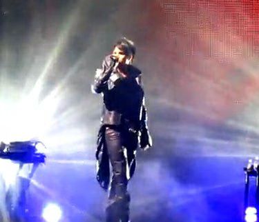 adam-lambert-01-2009-07-23.avif