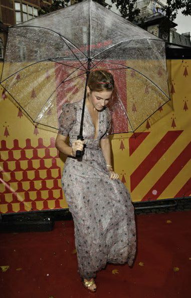 emma-watson-02-2009-07-07.avif