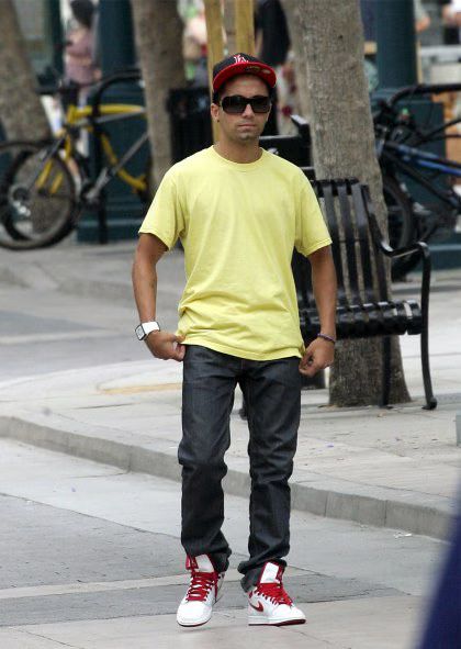 90802W10_BHATTI_B-GR_01.avif