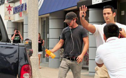 90813X9_LABEOUF_B-GR_06.avif