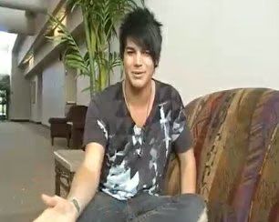 adam-lambert-01-2009-09-11.avif