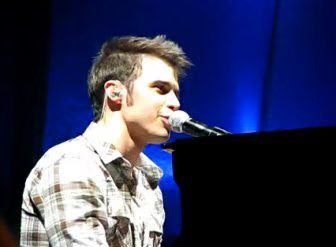 kris-allen-01-2009-09-16.avif