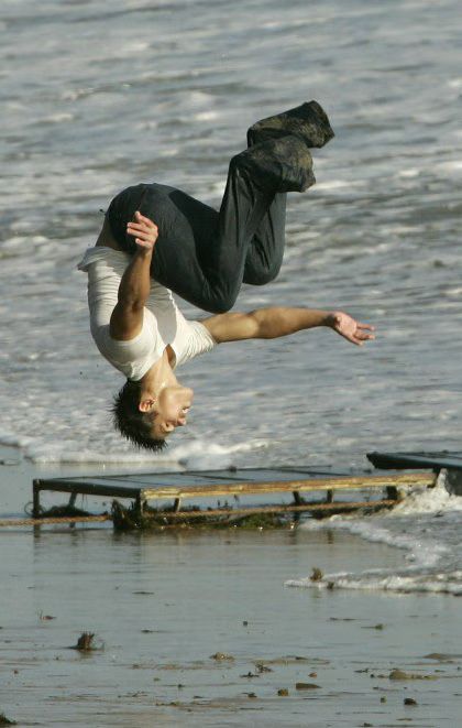 Taylor Lautner - Beach Wet