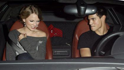 Taylor Lautner Taylor Swift -01-2009-10-29.jpg