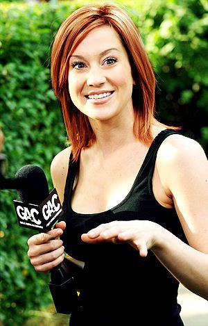 Kellie Pickler is a Redhead