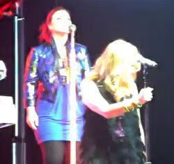 Kelly Clarkson - Seven Nation Army