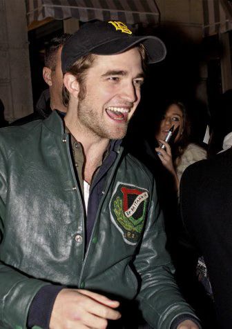 62426EZ_PATTINSON_B-GR_01.avif