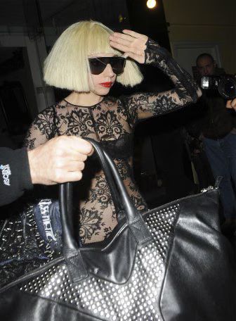 91105W5_GAGA_B-GR_05.avif