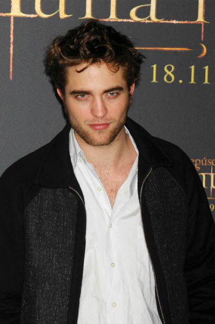91112W3_PATTINSON_B-GR_03.avif