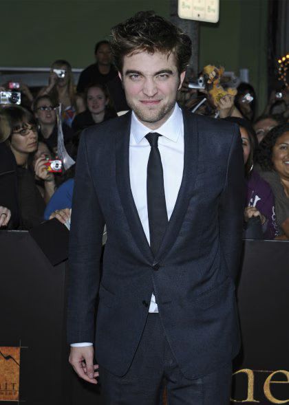 91116A1_PATTINSON_B-GR_08.avif