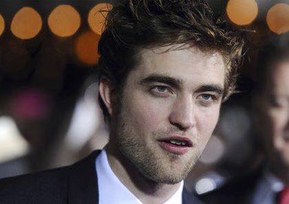 91116A1_PATTINSON_B-GR_12.avif