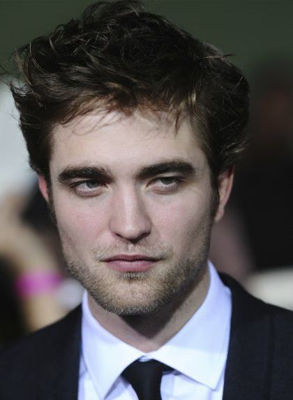 91116A1_PATTINSON_B-GR_18.avif