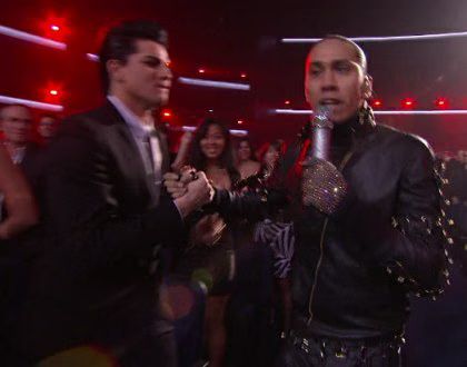 Adam Lambert AMAs Black Eyed Peas 01-2009-11-22.jpg