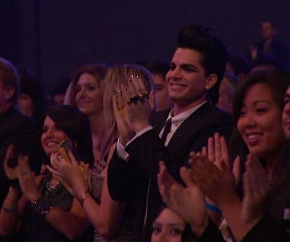 Adam Lambert Standing AMAs 01-2009-11-22.jpg