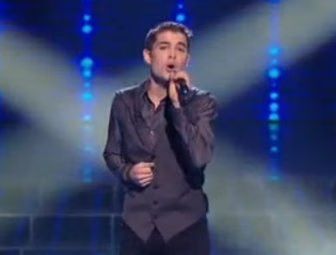 Joe McElderry Somebody To Love X 01-2009-11-14.jpg