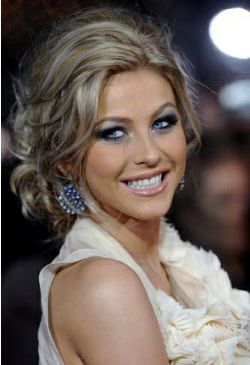 Julianne Hough 01-2009-11-17.jpg