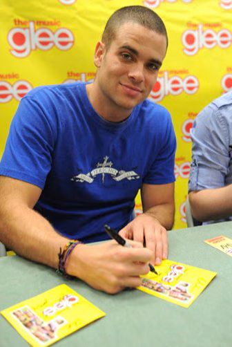 Mark Salling Glee 02-2009-11-08.jpg