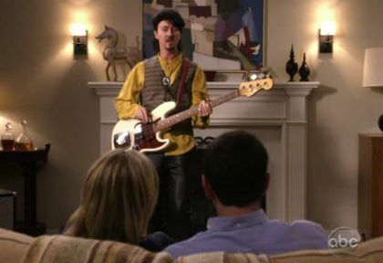 Modern Family Edward Norton.jpg